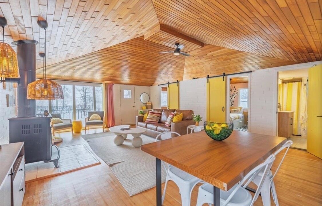 Photo of Livingroom in Winnipeg Beach