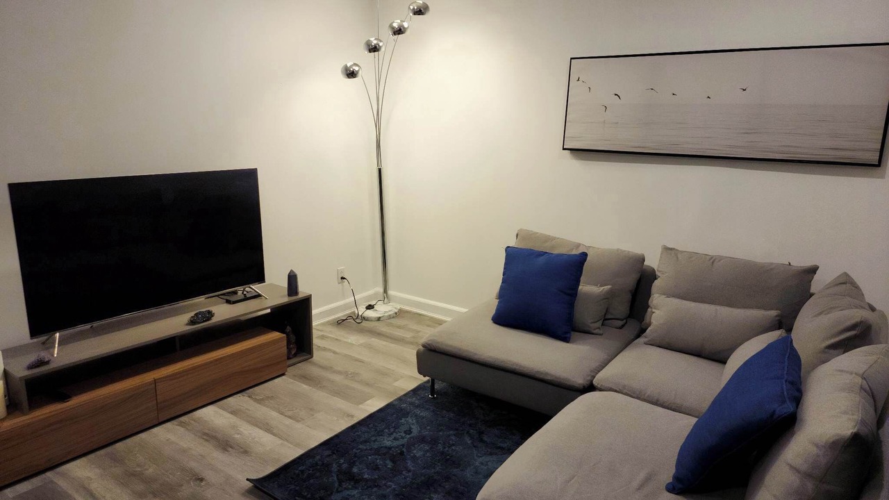 Photo of Livingroom in Cote-Des-Neiges—Notre-Dame-De-Grace