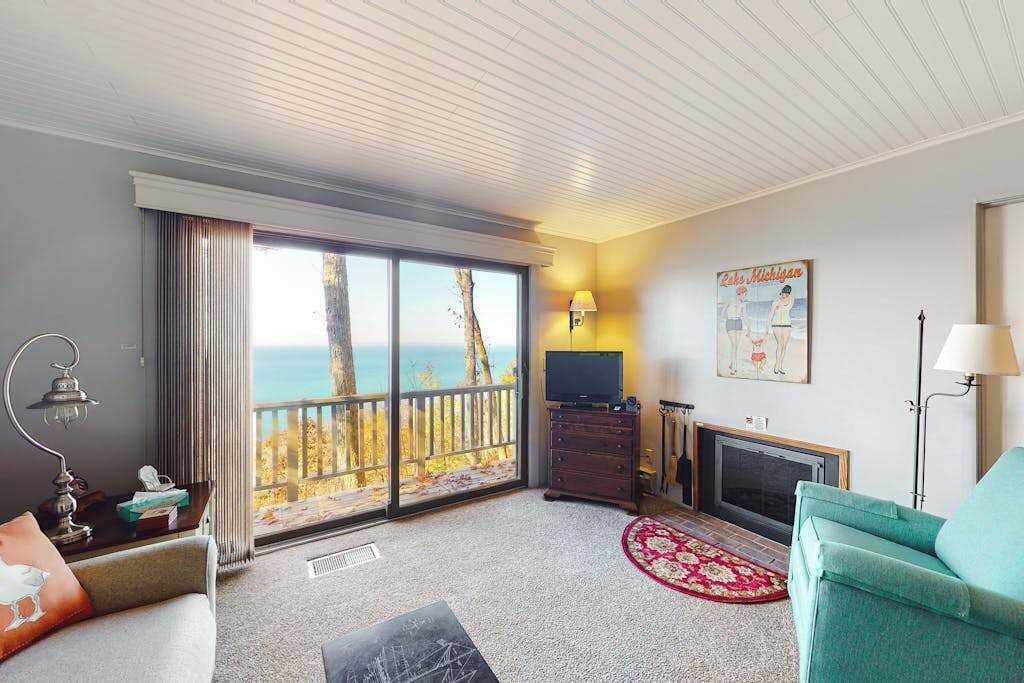 Photo of Livingroom in Maple City