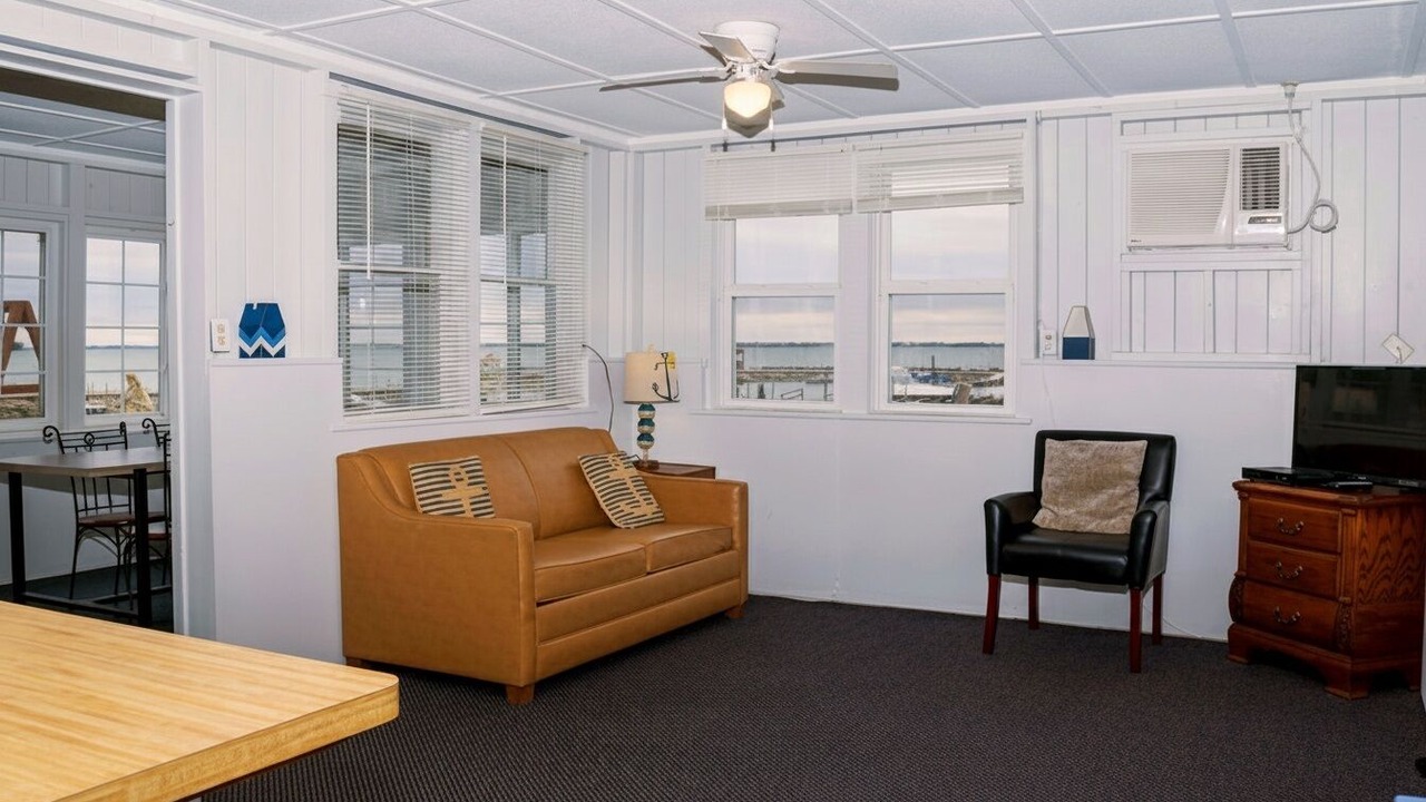 Photo of Livingroom in Marblehead