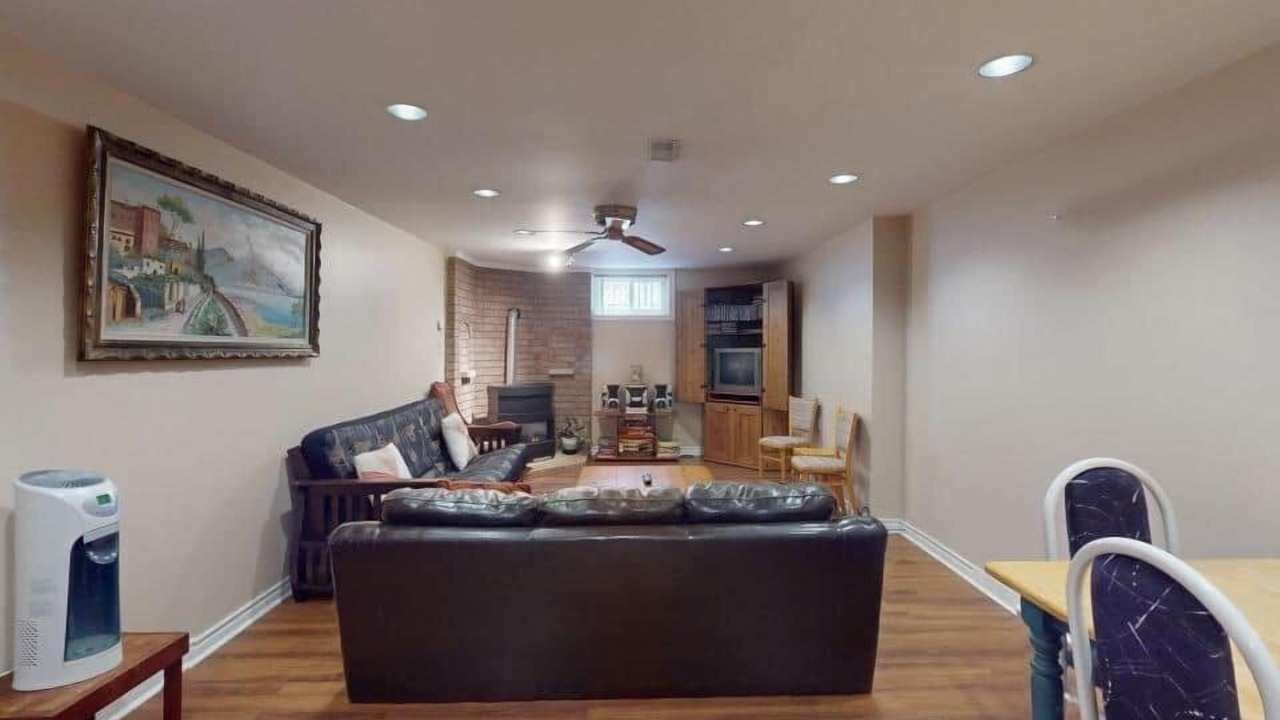 Photo of Livingroom in Wasaga Beach