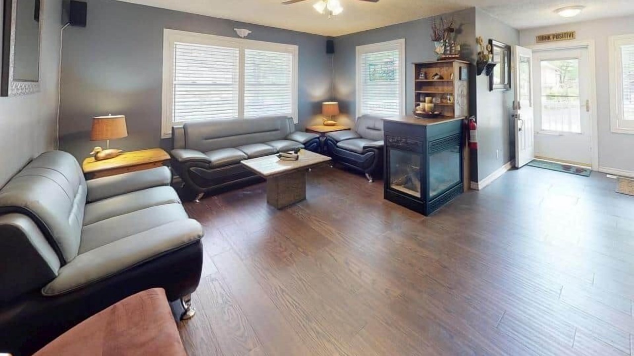 Photo of Livingroom in Wasaga Beach