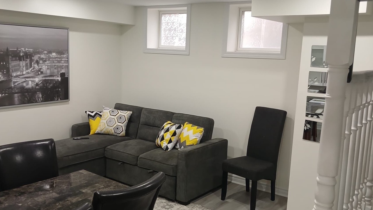 Photo of Livingroom in Ajax