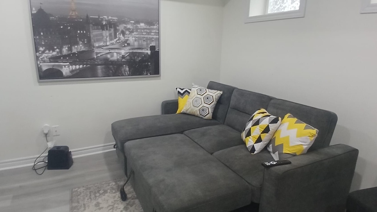 Photo of Livingroom in Ajax