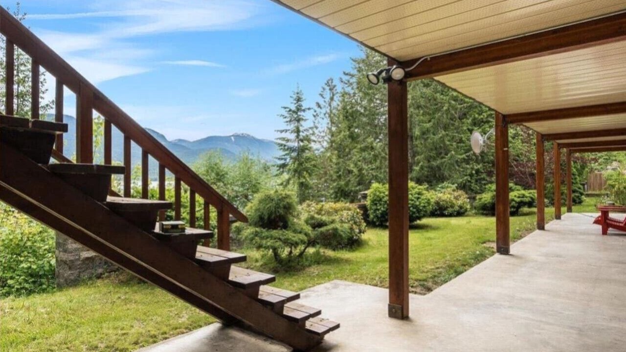 Photo of Patio Balcony in Ainsworth Hot Springs