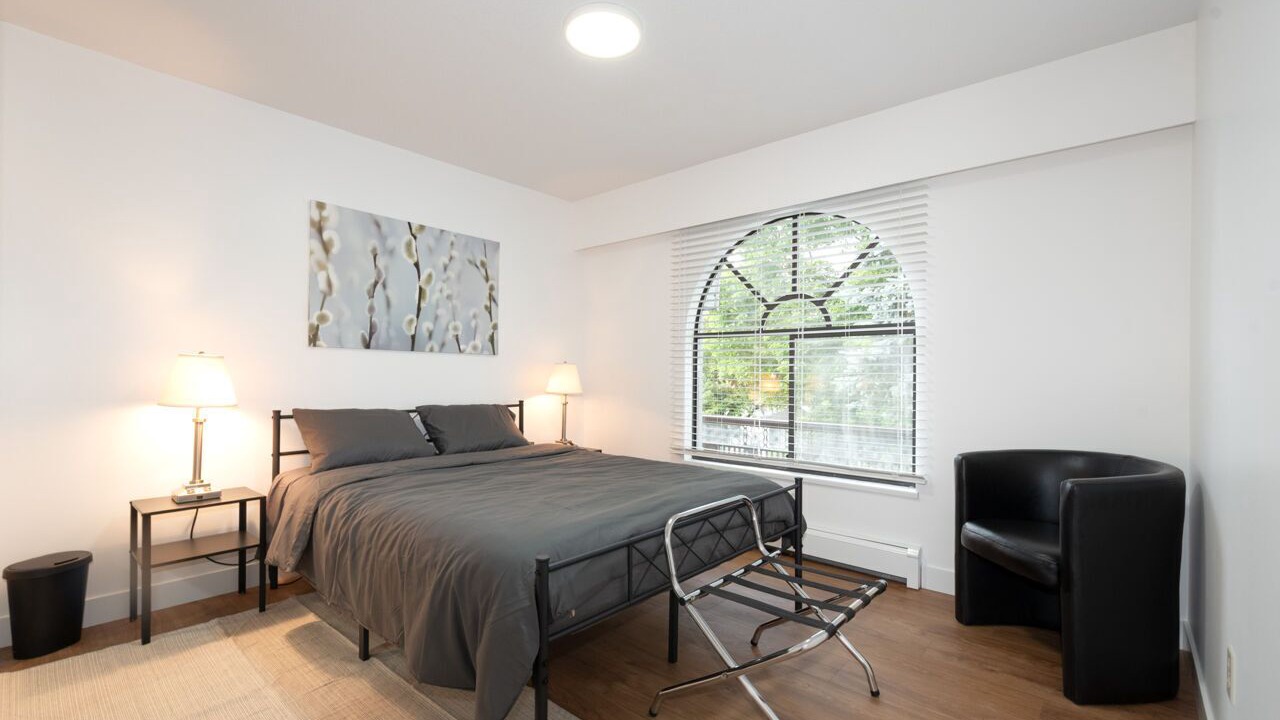 Photo of Bedroom in Renfrew-Collingwood