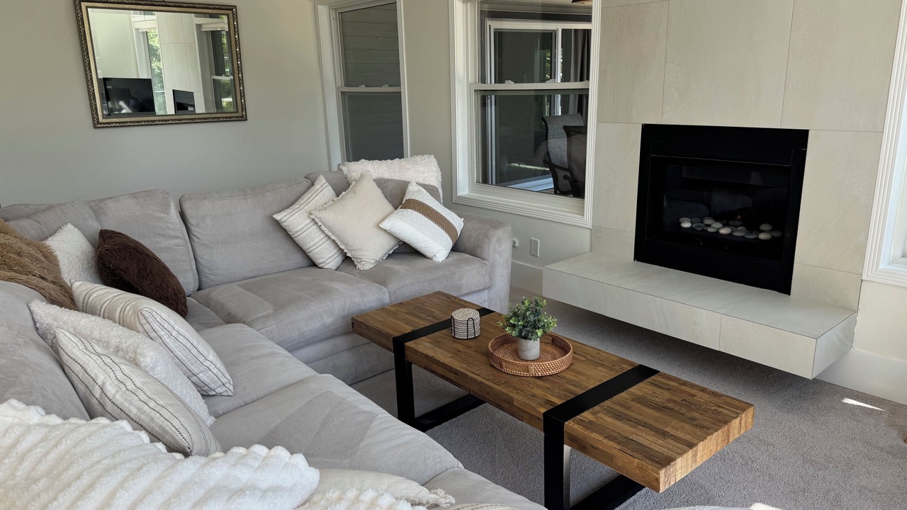 Photo of Livingroom in Lynn Valley