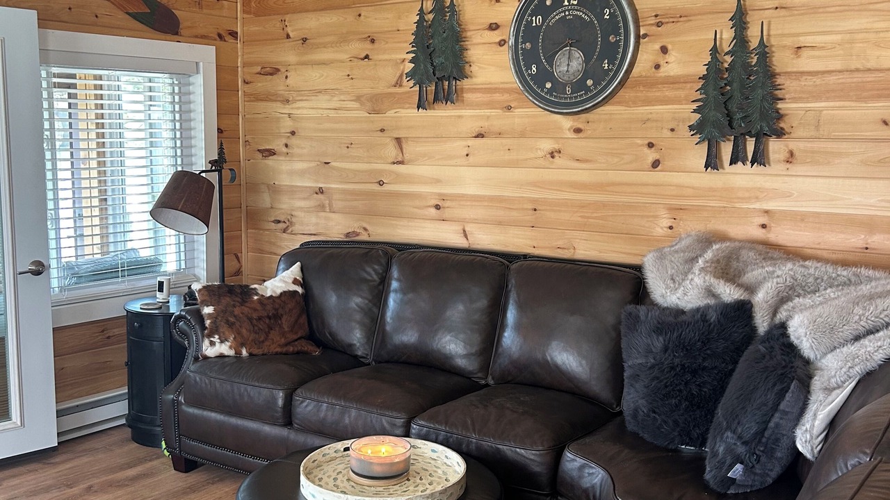 Photo of Livingroom in Town of Pomfret