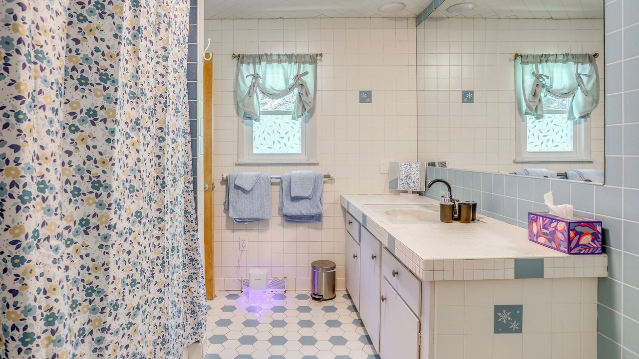 Photo of Bathroom in Cassadaga