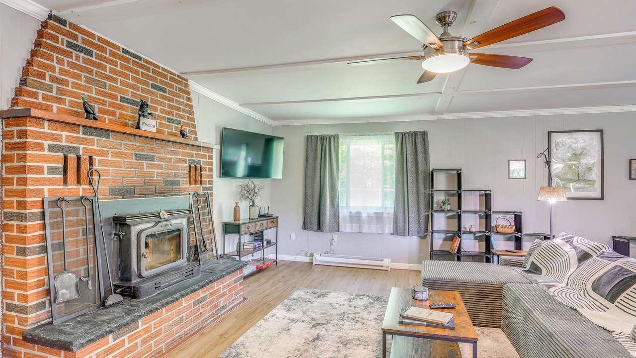 Photo of Livingroom in Cassadaga