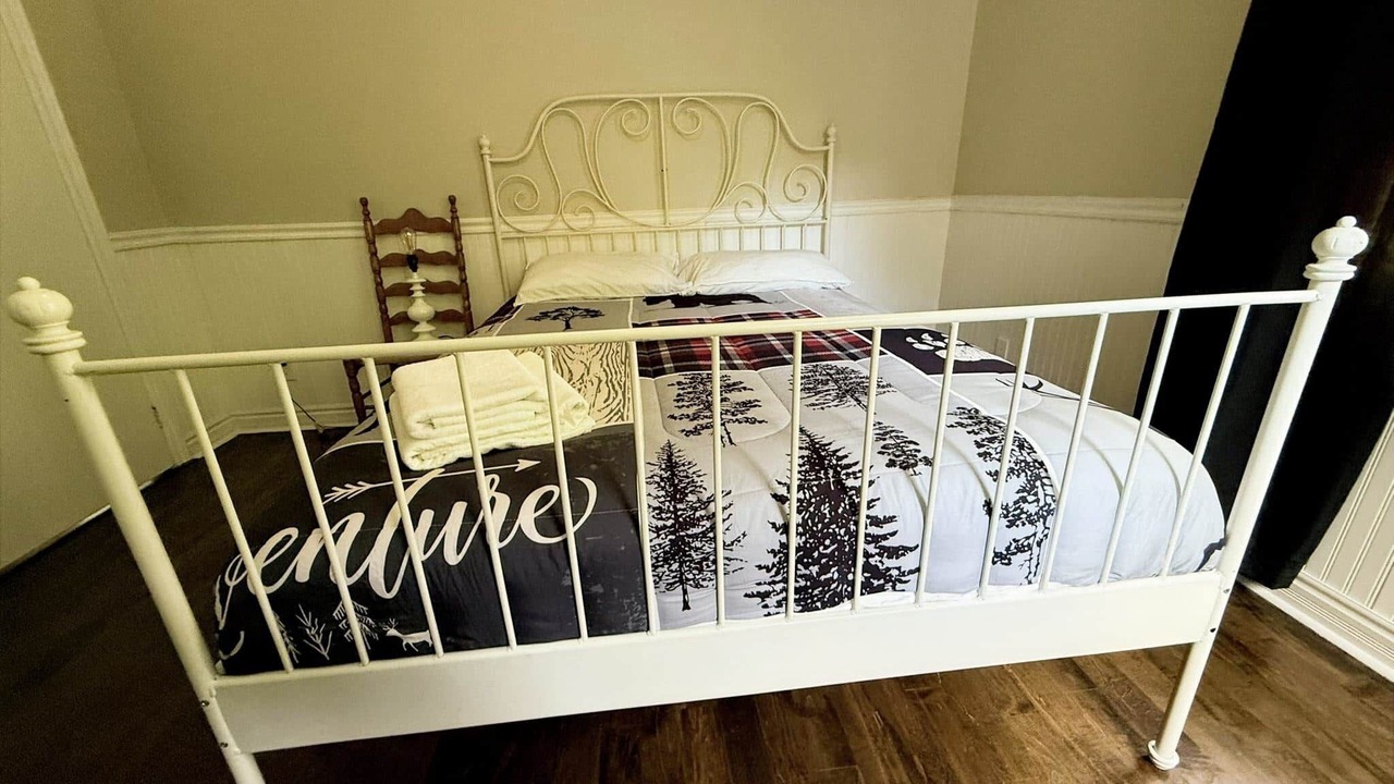 Photo of Bedroom in Mandeville