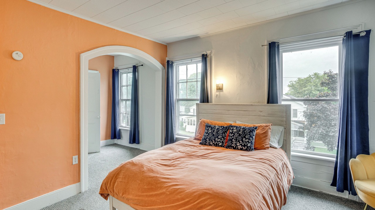 Photo of Bedroom in Oswego