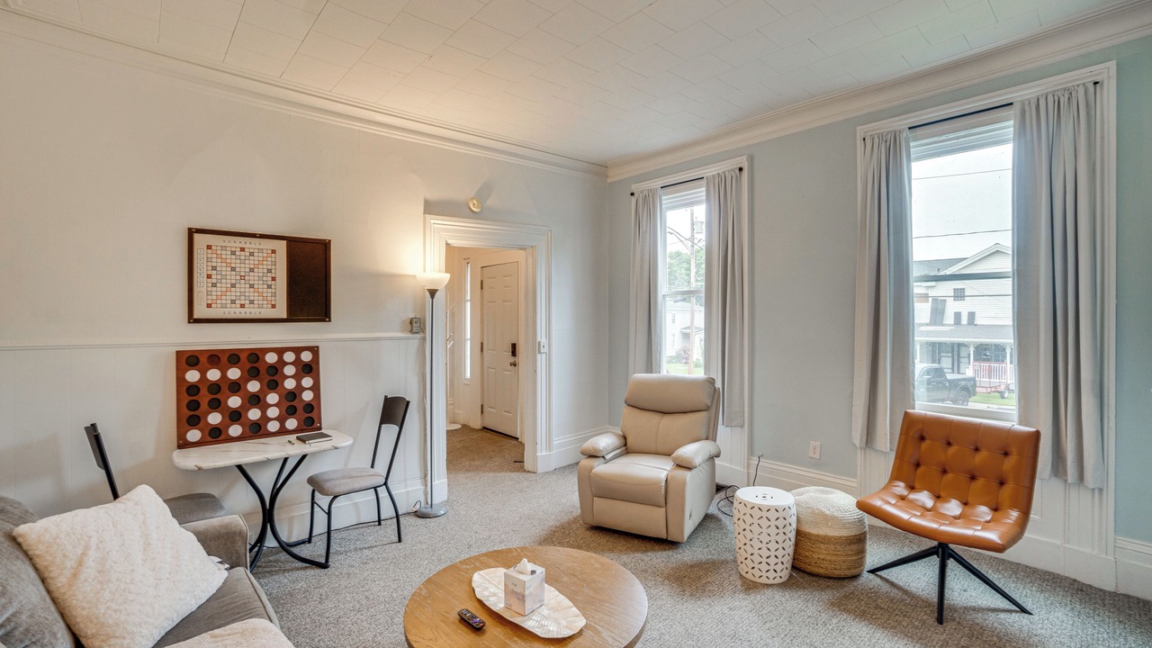 Photo of Livingroom in Oswego