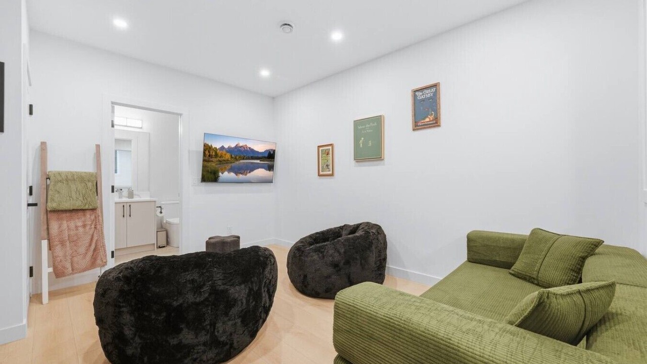 Photo of Livingroom in Renfrew