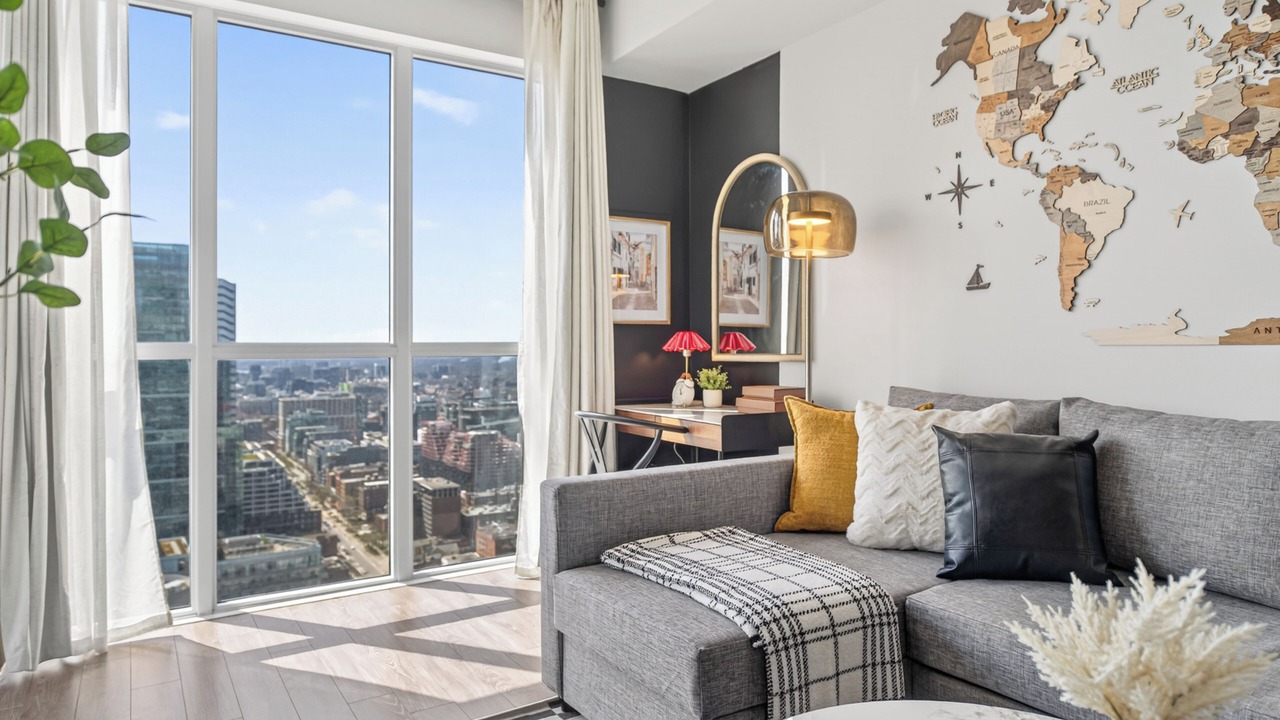 Photo of Livingroom in Toronto Entertainment District