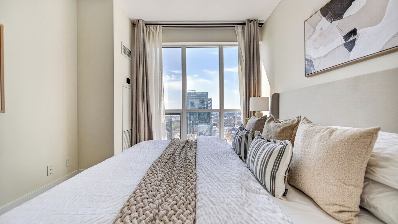 Photo of Bedroom in Toronto Entertainment District