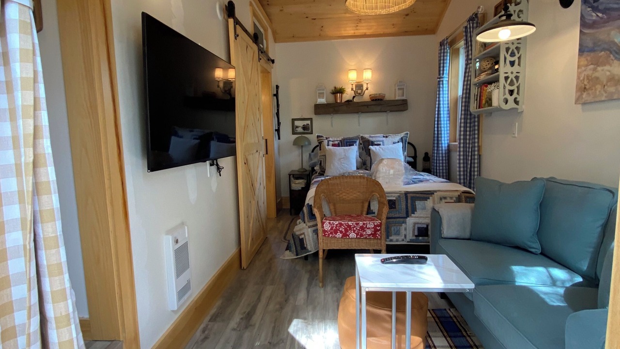 Photo of Livingroom in Shelburne