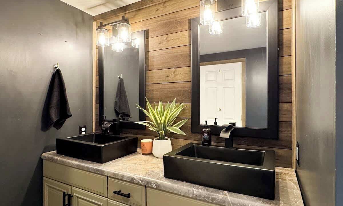 Photo of Bathroom in Lakewood