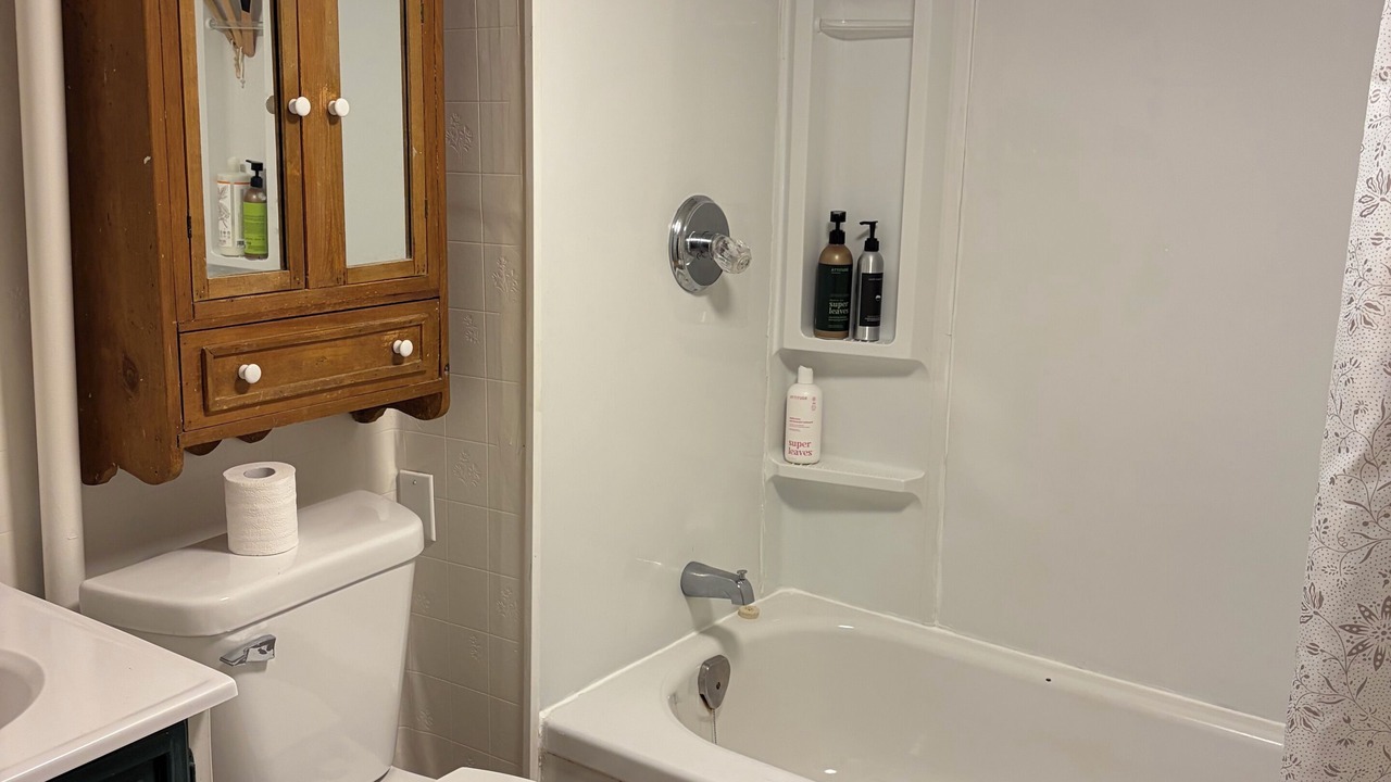 Photo of Bathroom in Salt Harbour