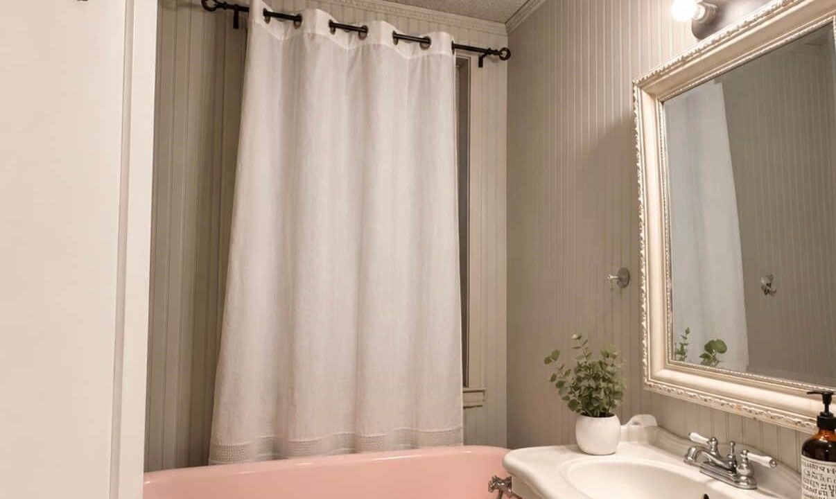 Photo of Bathroom in Stayner