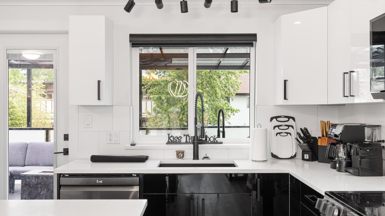 Photo of Kitchen in West Vancouver