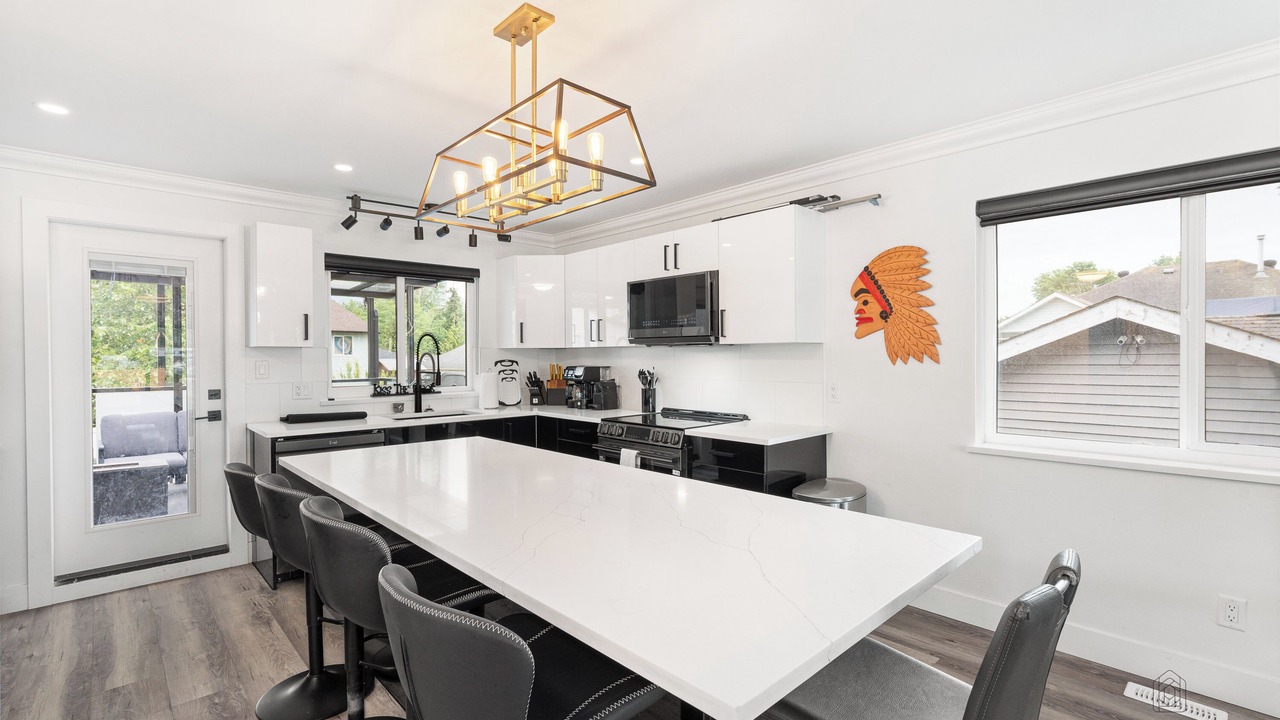 Photo of Kitchen in West Vancouver