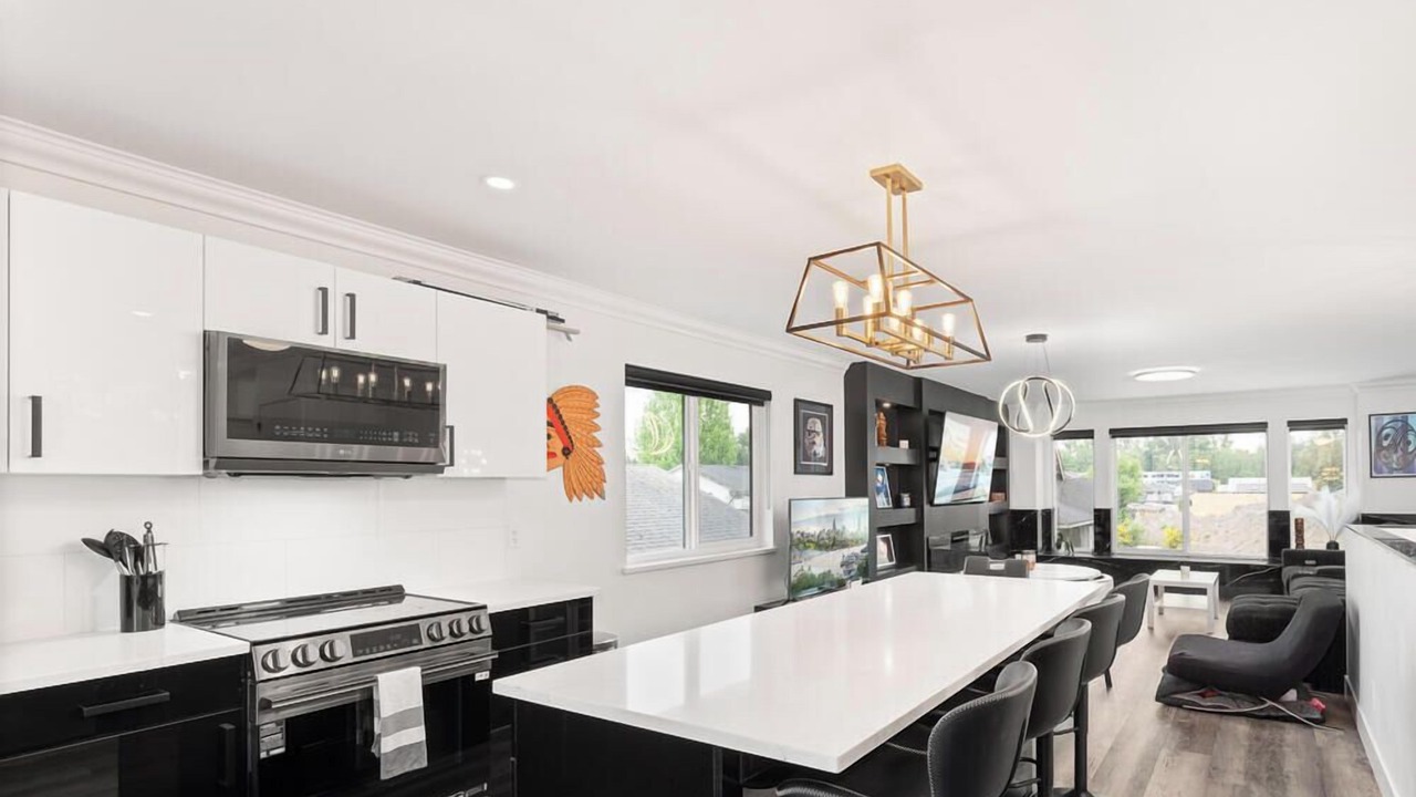 Photo of Kitchen in West Vancouver