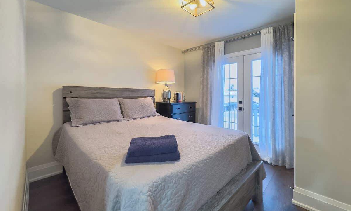 Photo of Bedroom in Crystal Beach