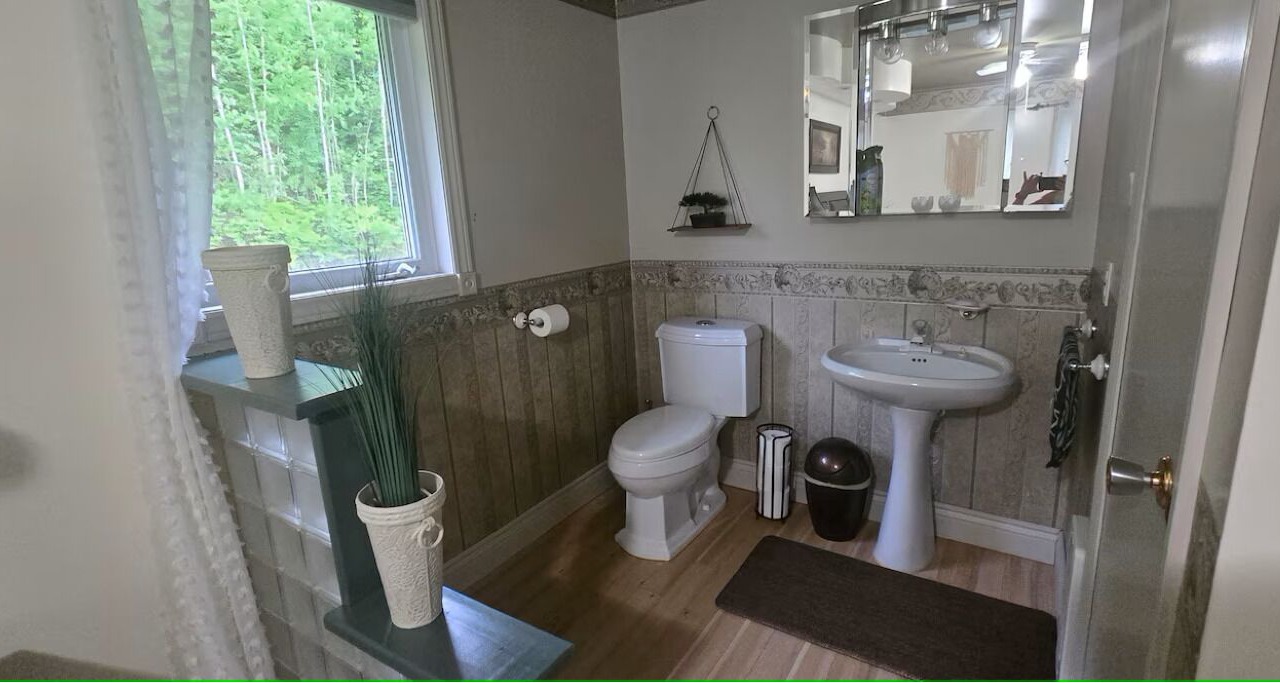 Photo of Bathroom in L'lle-du-College