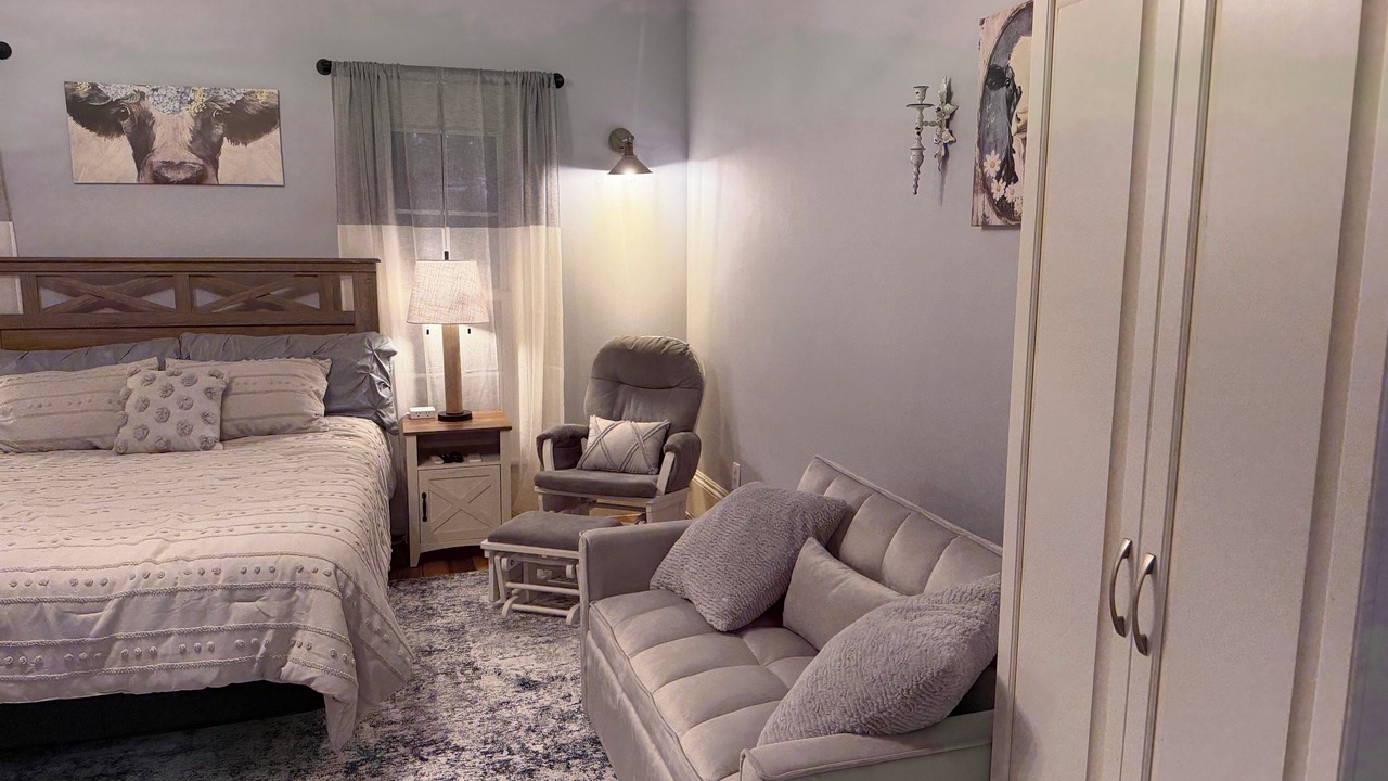 Photo of Bedroom in Conneaut