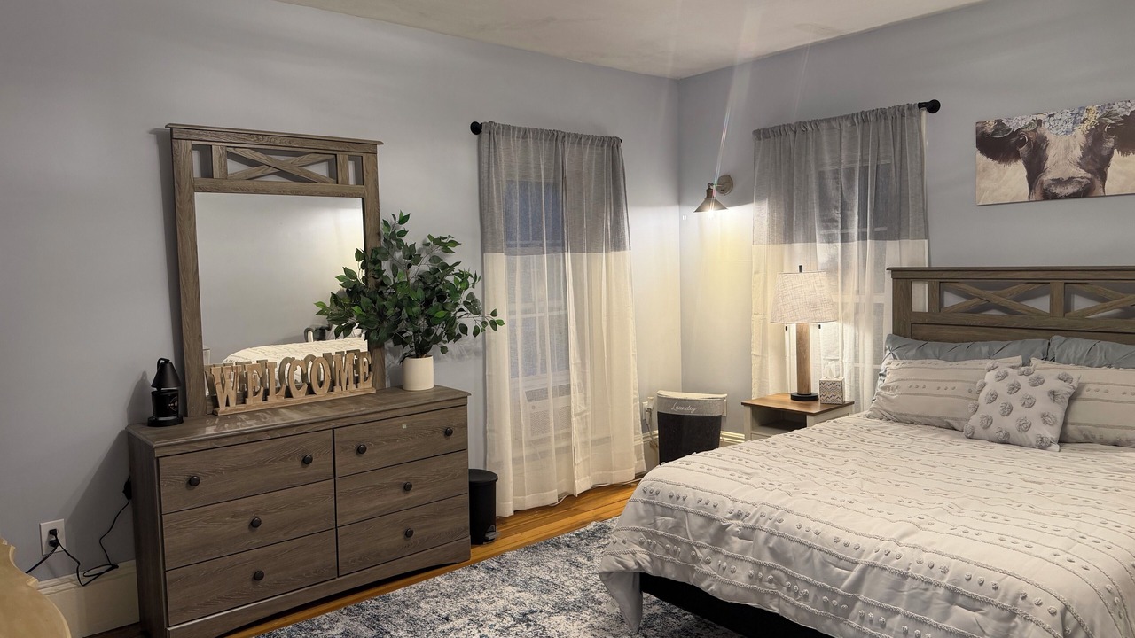 Photo of Bedroom in Conneaut