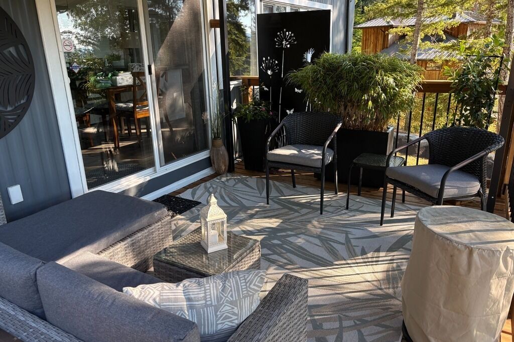 Photo of Patio Balcony in Madeira Park