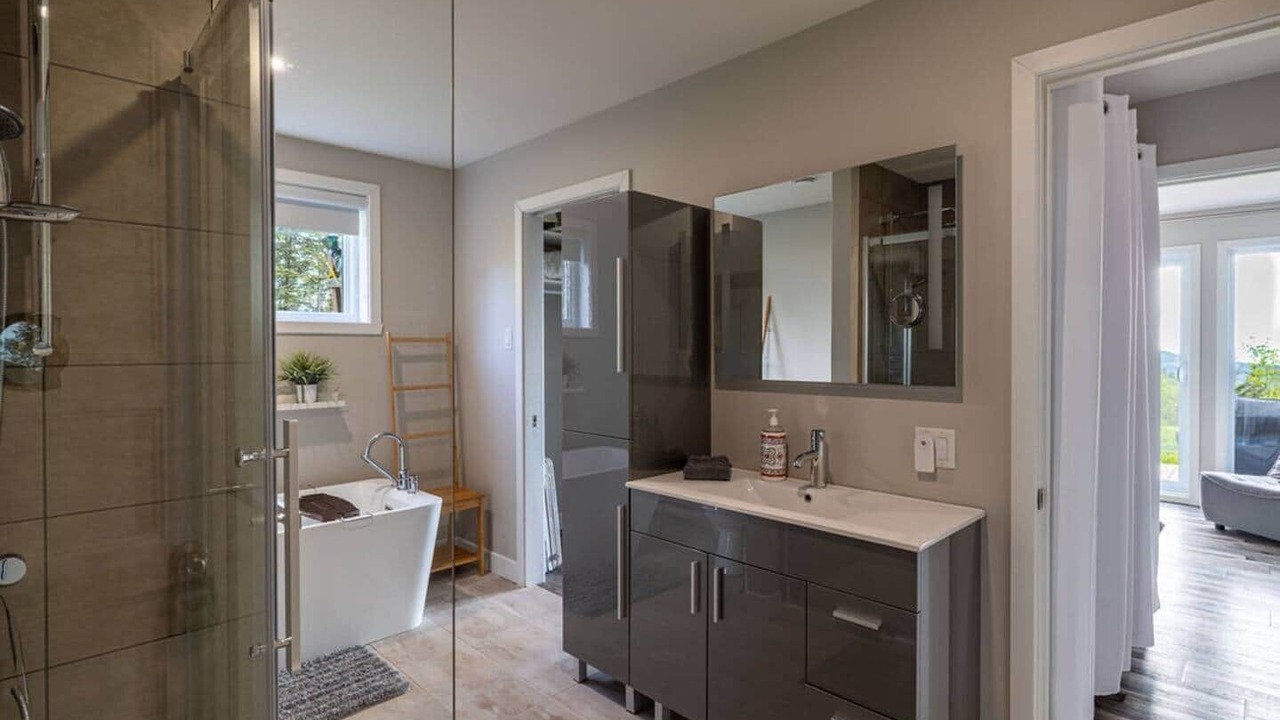 Photo of Bathroom in Saint-Joseph-de-la-Rive
