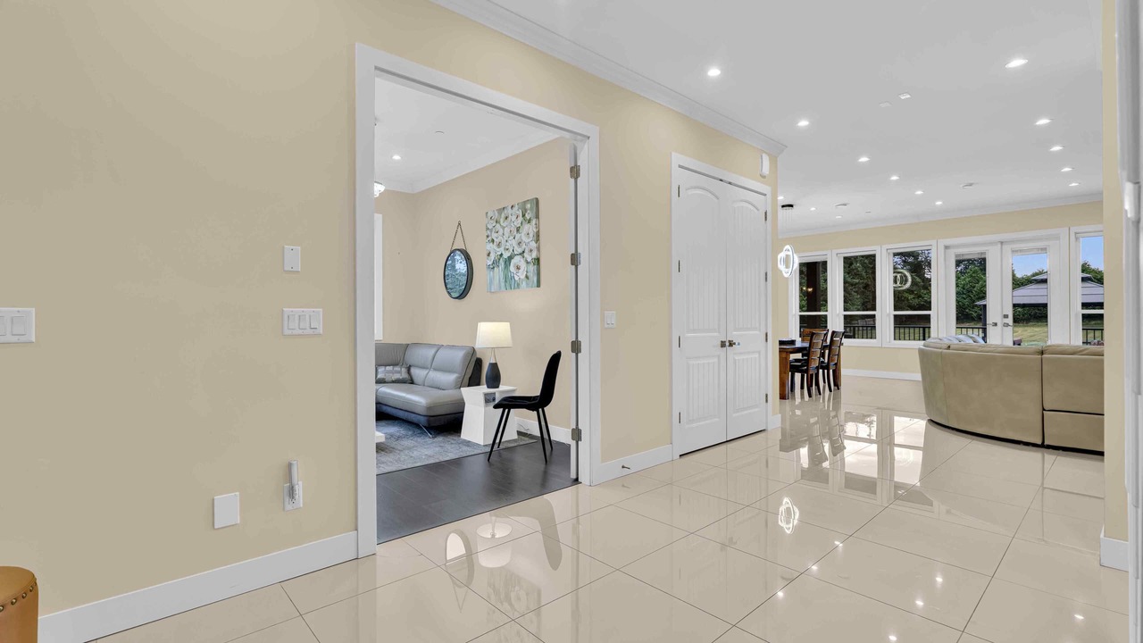 Photo of Livingroom in Maple Ridge