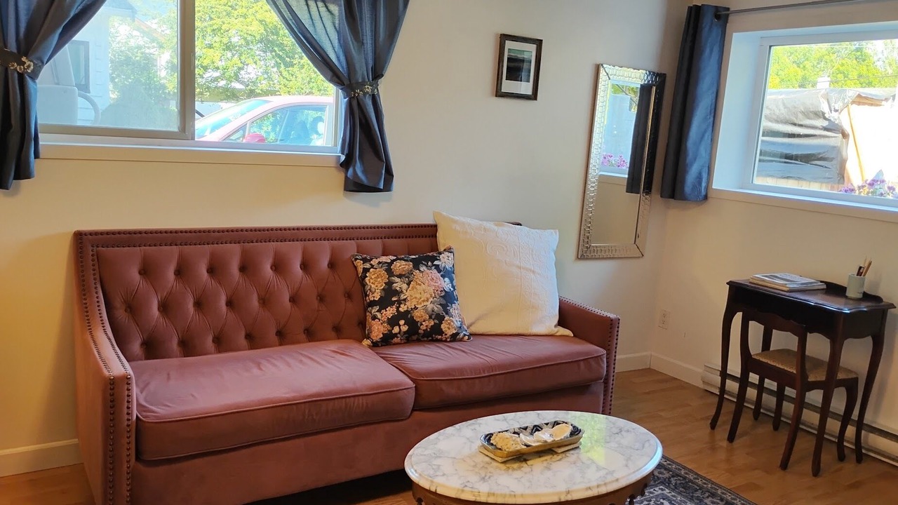 Photo of Livingroom in Saanich