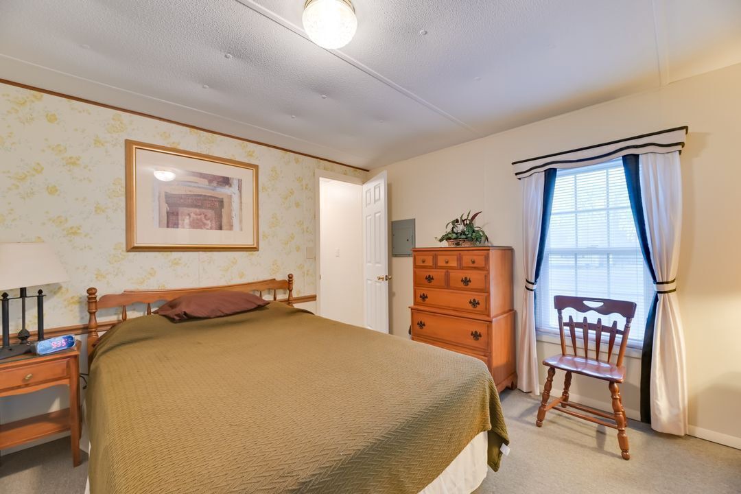 Photo of Bedroom in Lakemont