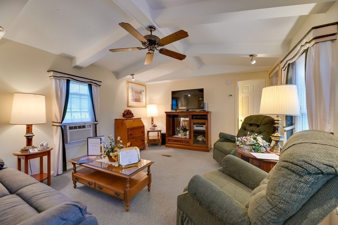 Photo of Livingroom in Lakemont