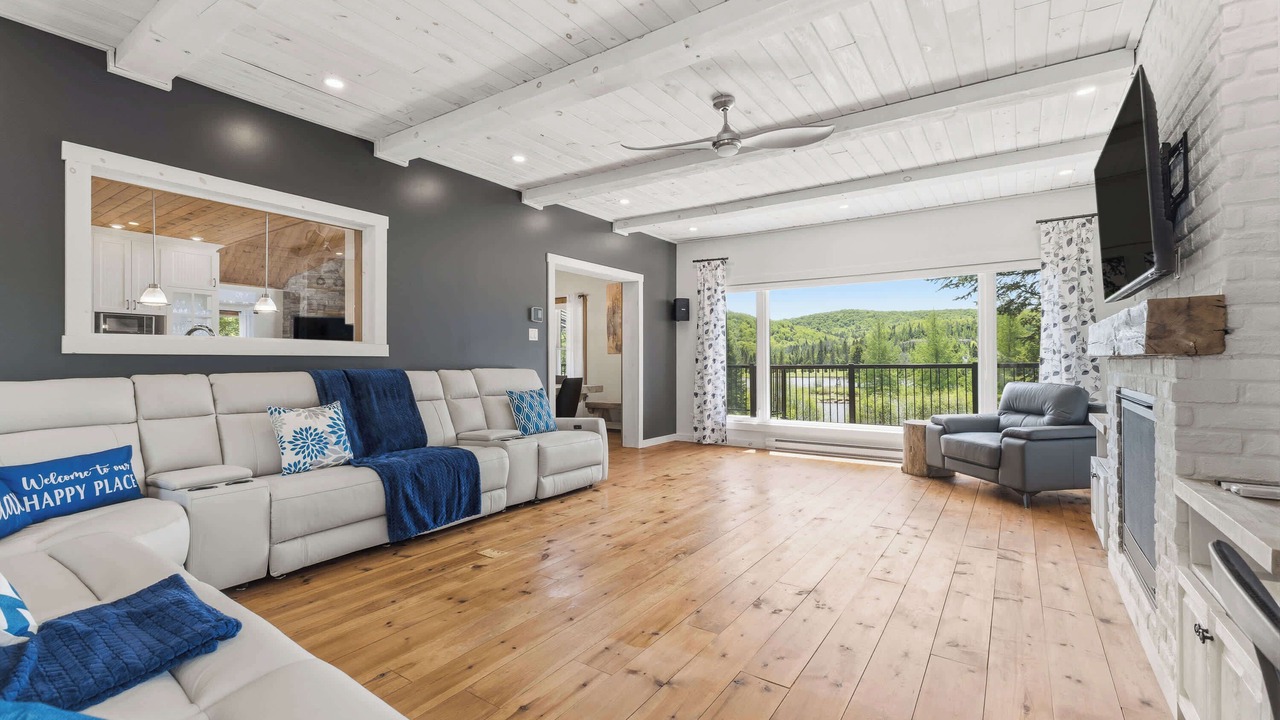Photo of Livingroom in Saint-Faustin-Lac-Carre