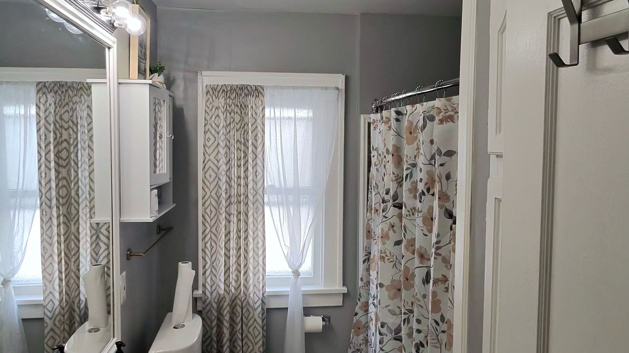 Photo of Bathroom in Kenmore