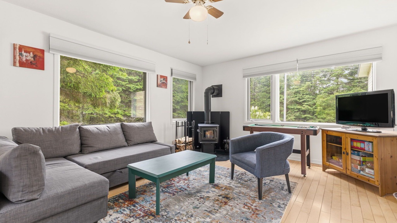 Photo of Livingroom in Montcalm
