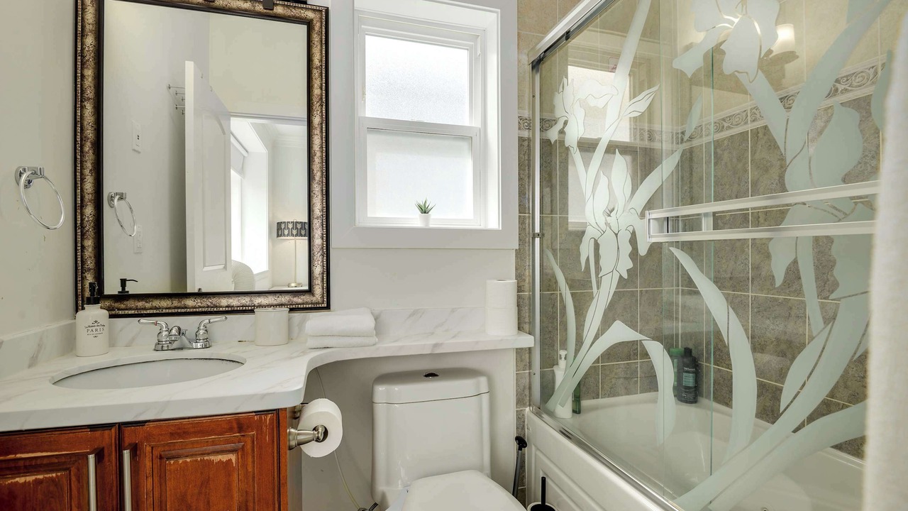 Photo of Bathroom in Renfrew-Collingwood