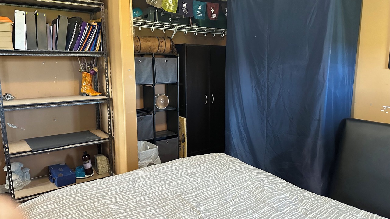 Photo of Bedroom in Division No. 11