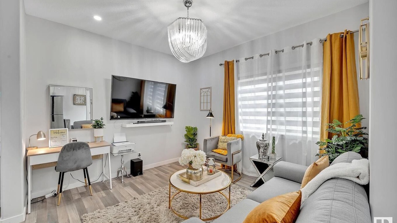 Photo of Livingroom in North Central Edmonton