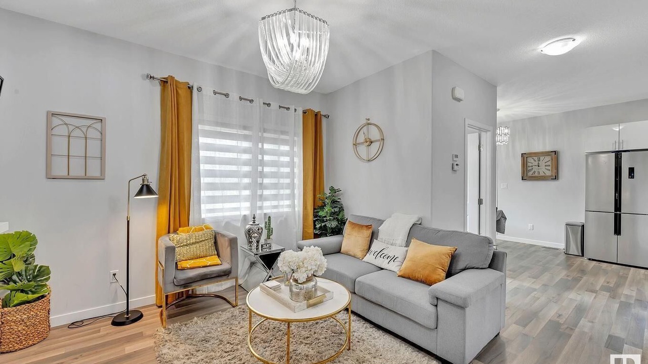 Photo of Livingroom in North Central Edmonton