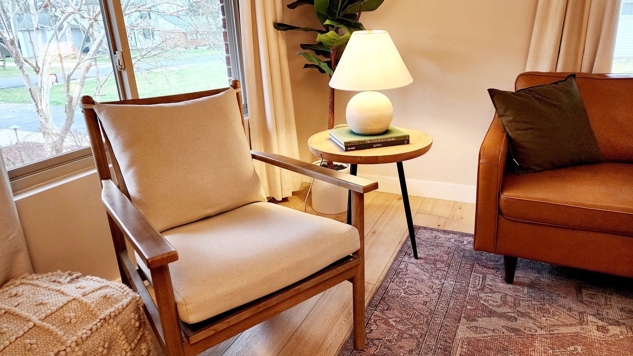 Photo of Livingroom in Reynolds Corners