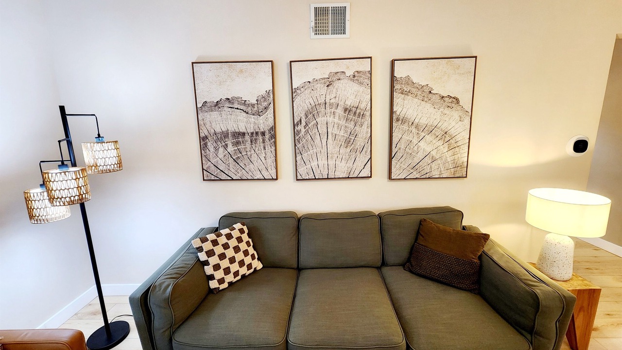 Photo of Livingroom in Reynolds Corners
