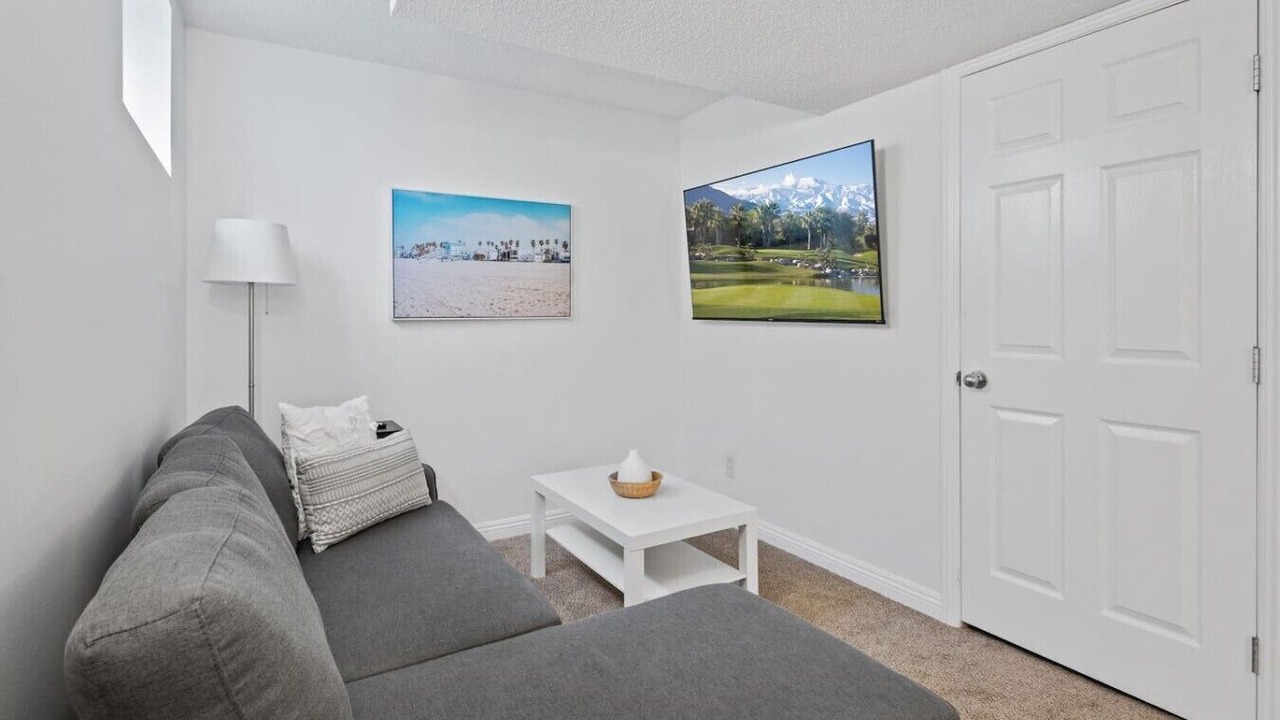Photo of Livingroom in Bankview
