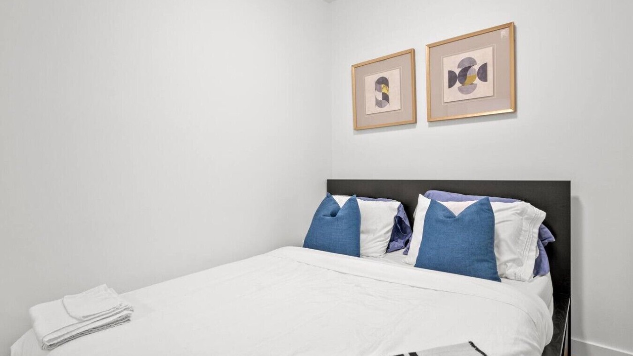 Photo of Bedroom in Crescent Heights