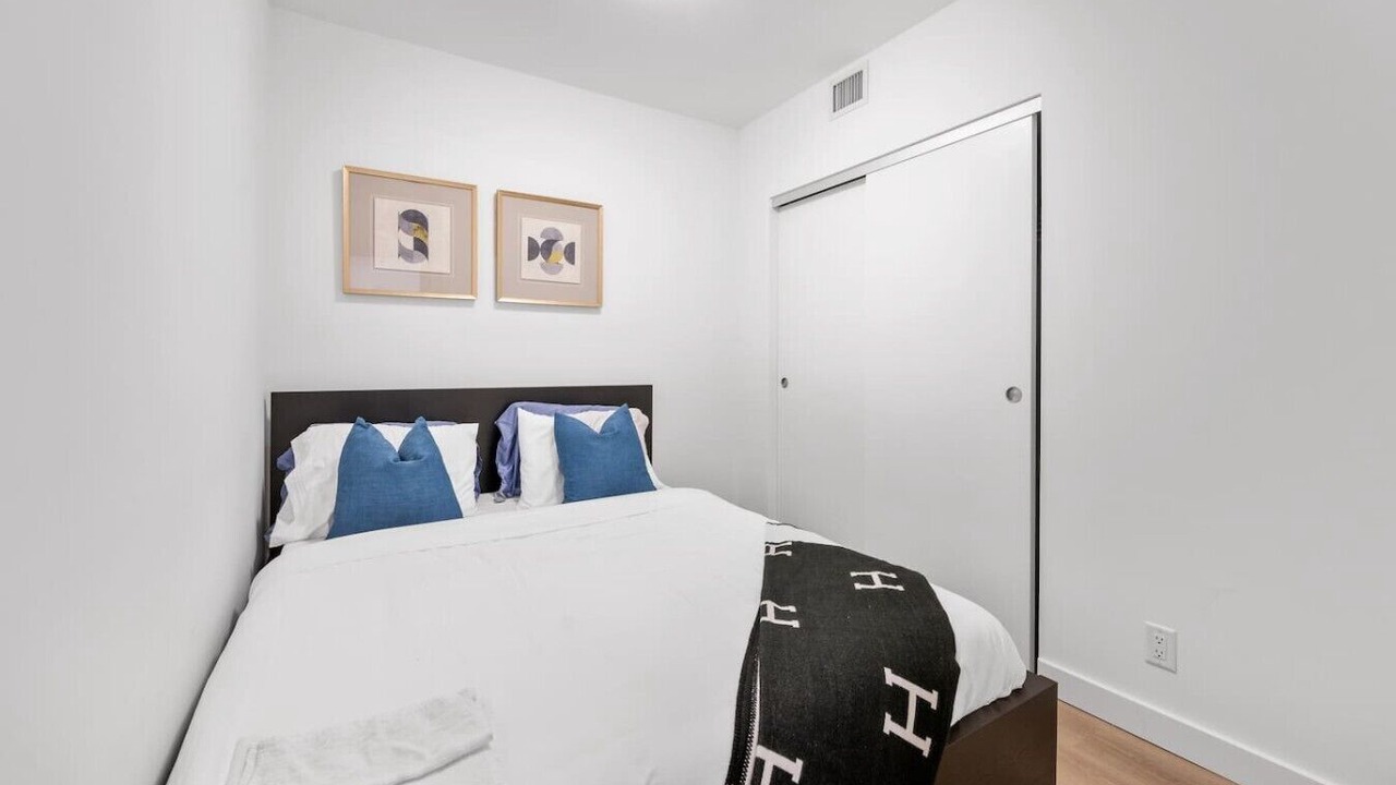 Photo of Bedroom in Crescent Heights