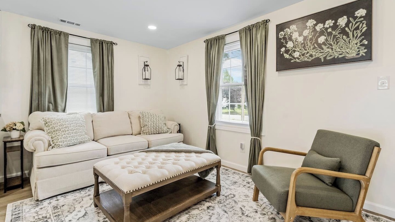 Photo of Livingroom in Cheektowaga
